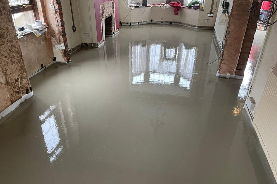Liquid floor screed in Newport laying a 2.9M3 CEMEX LONGFLOOR floor